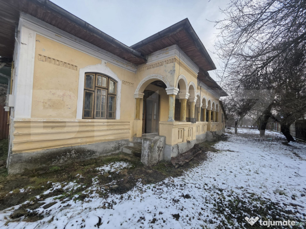 Casă de vânzare în Răzvad – Locație Excelentă & Util