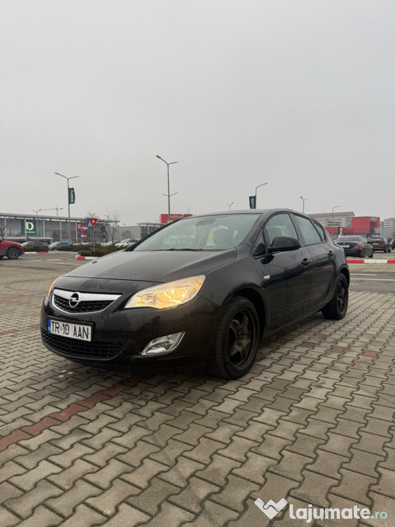 Opel Astra J 1.3 CDTI, An 2010, euro5-Navigatie-Senzori-Pilot-Jante