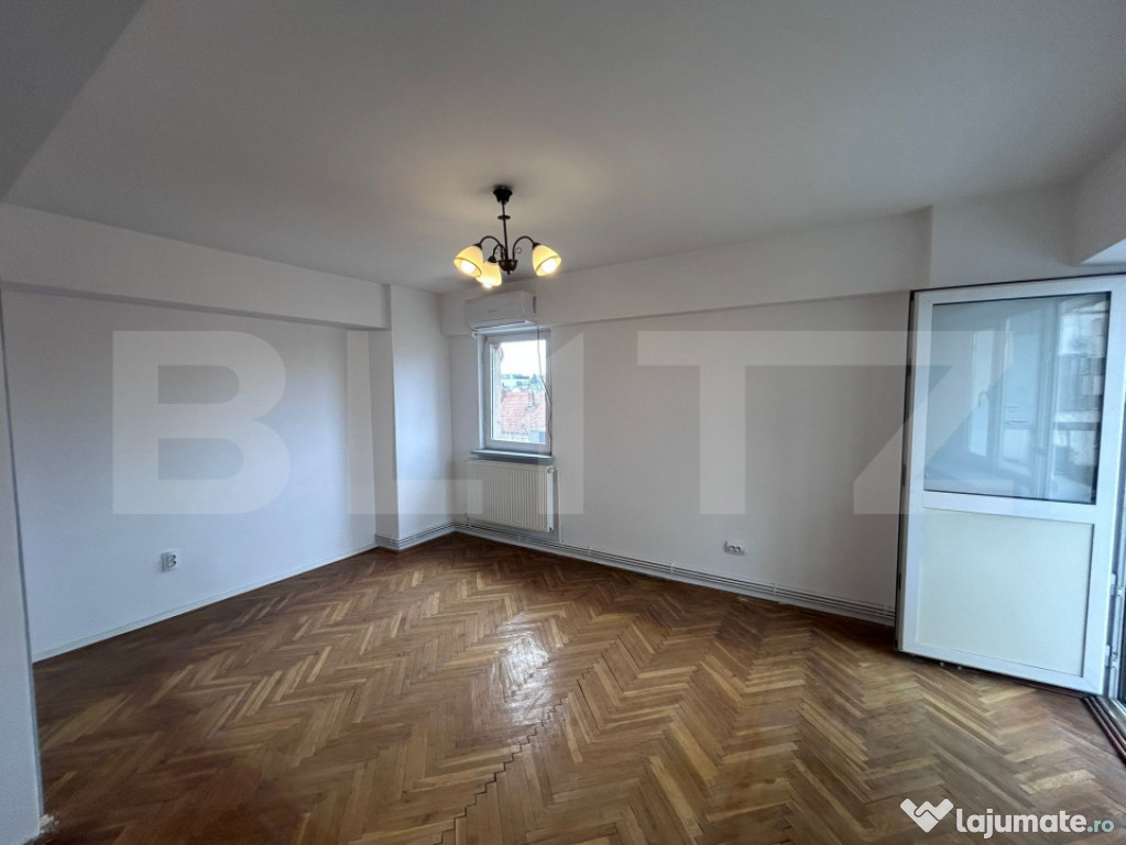 Apartament 4 camere, 79 mp, pretabil spatiu birouri, zona Ul