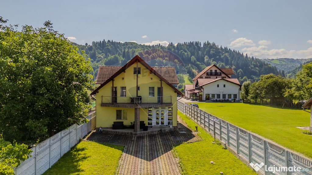 Casă / Vilă de vânzare în Moieciu de Jos