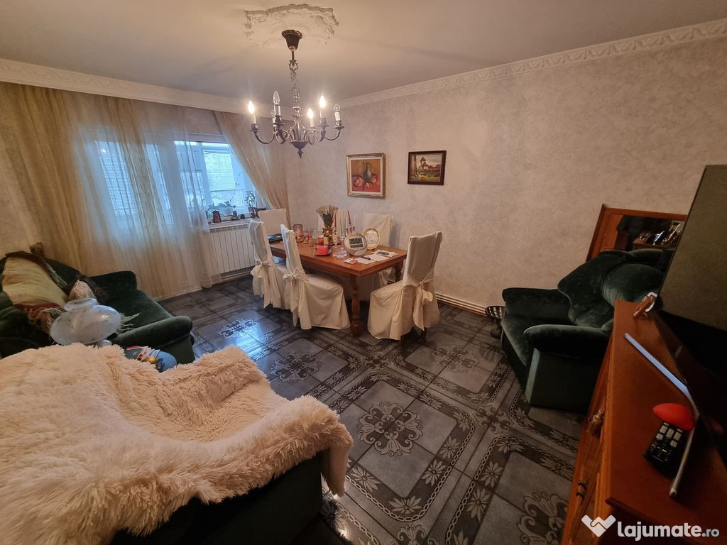 Faleza nord unirii-apartament 4 camere decomandat