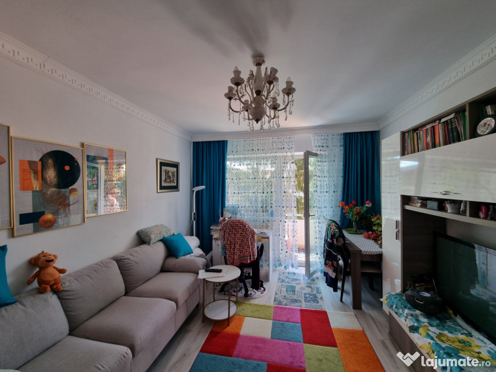 Apartament cu aer boem- 2 camere decomandate- renovat recent