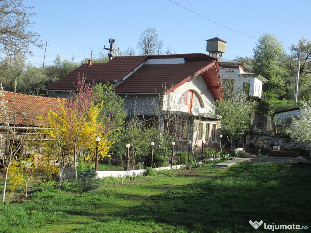 Casa/vila noua zona linistita Ghelari / Hunedoara