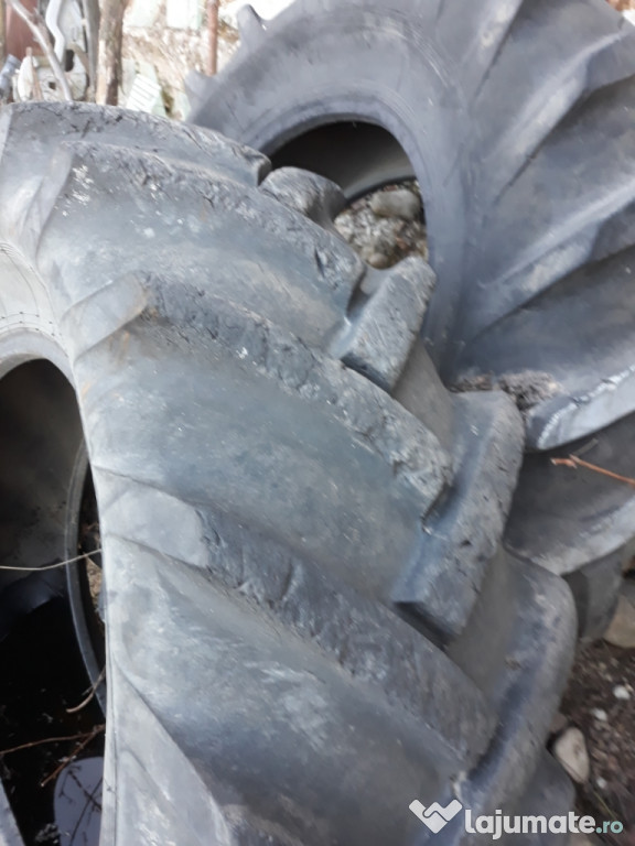 Cauciuri de tractor pe spate 16,9R30 si 18,4R38
