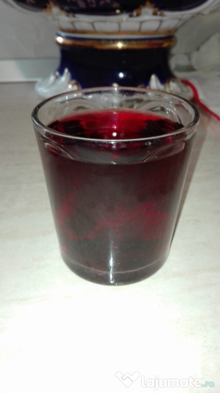 Vin roșu (Fraguță)