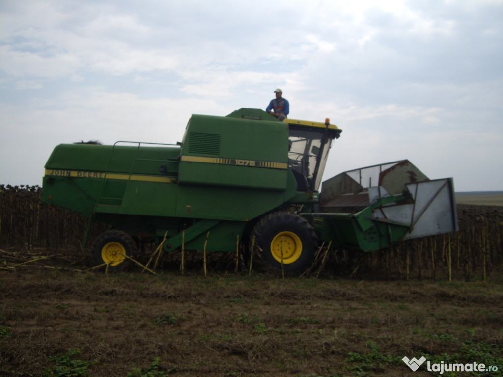 Combina John Deere 1075