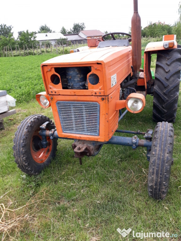 Tractor utb universal 445