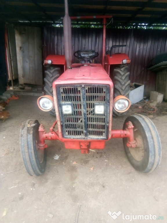 Tractor international 323