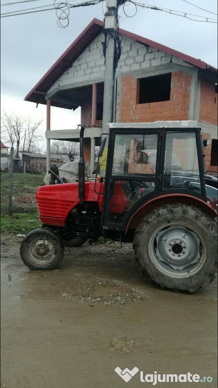 Tractor UTB din 2006 cu carte