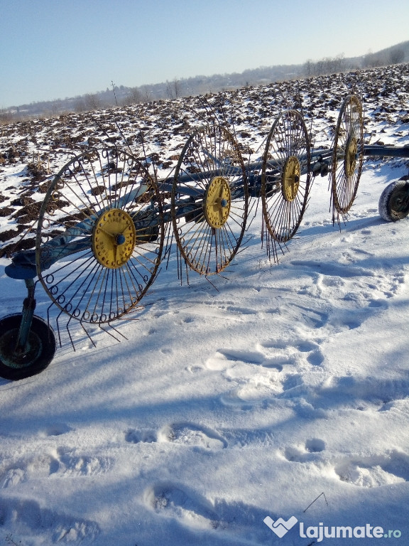 Greblatoare după tractor.