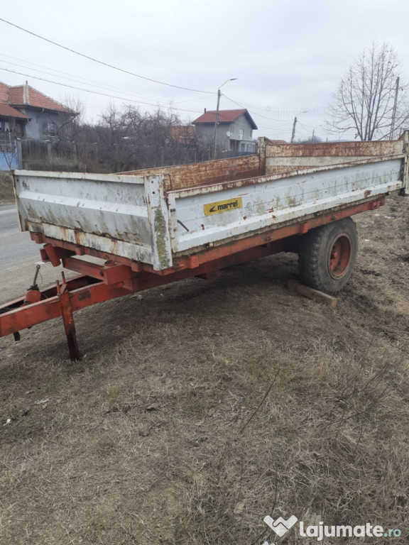 Remorca basculabila