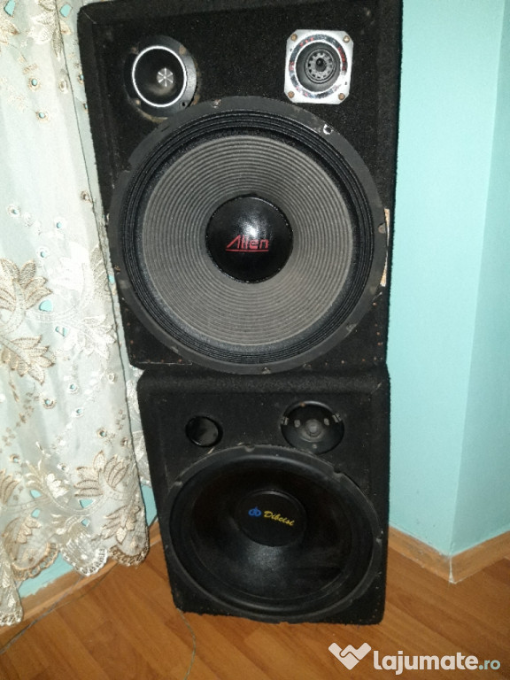 Se vinde 2 boxe