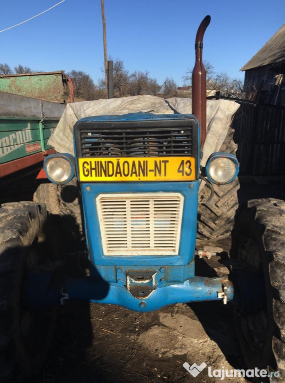 Tractor universal 4x4 cu anvelope Continental noi