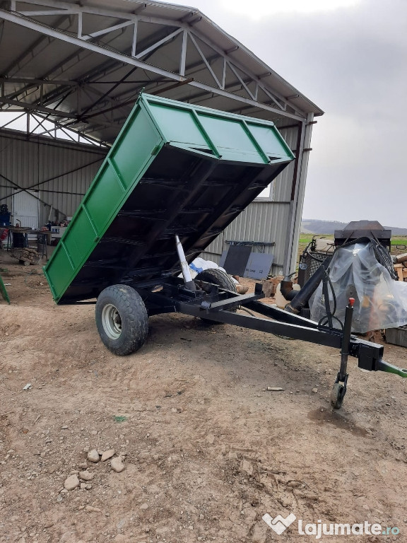Remorca tractor