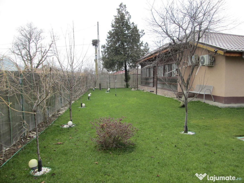 Casa de vacanta 5 cam 110mp 700mp teren Spantov Calarasi
