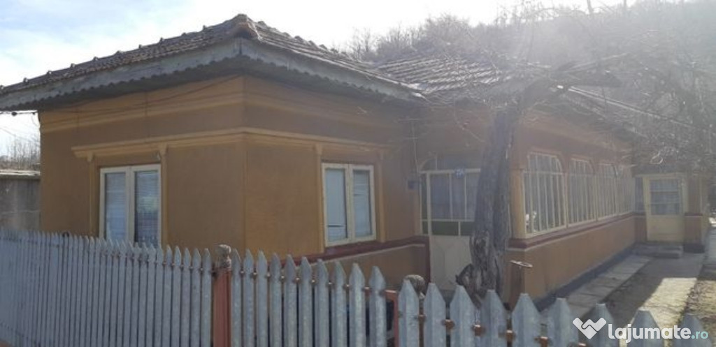 Casă în comuna Hotarele județul Giurgiu