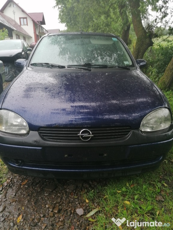 Opel corsa 2000.