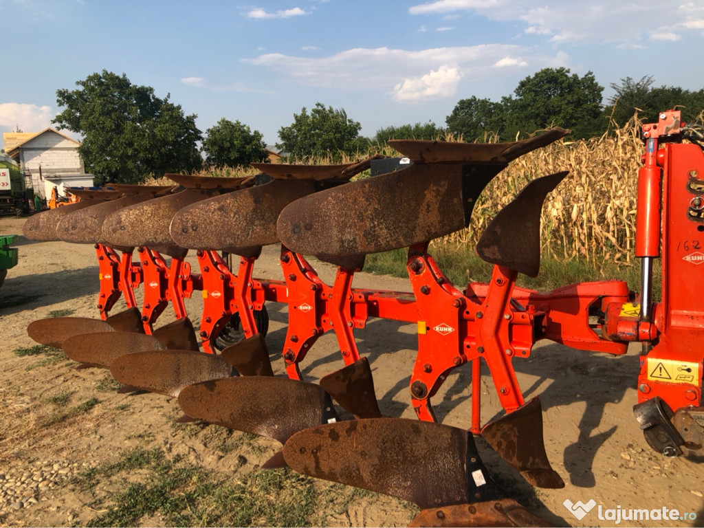 Plug Kuhn vari master 112, 5 brazde