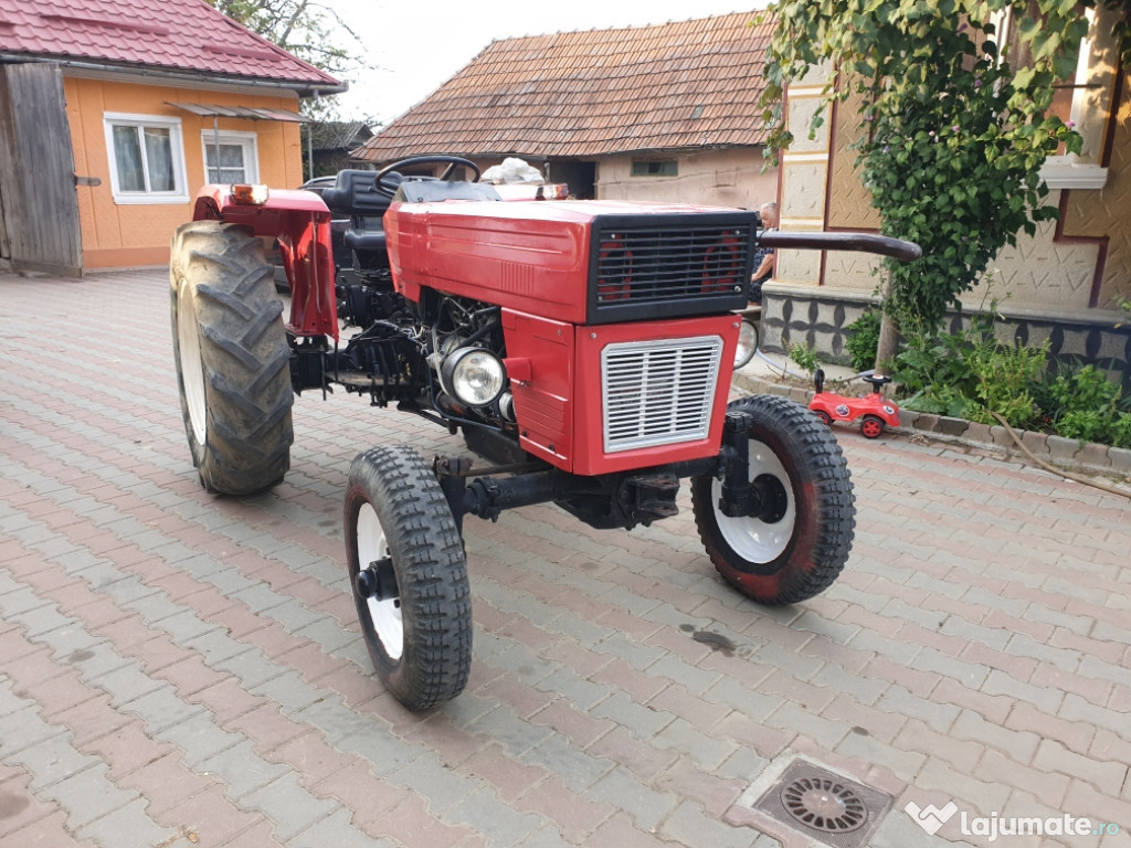 Tractor U 550