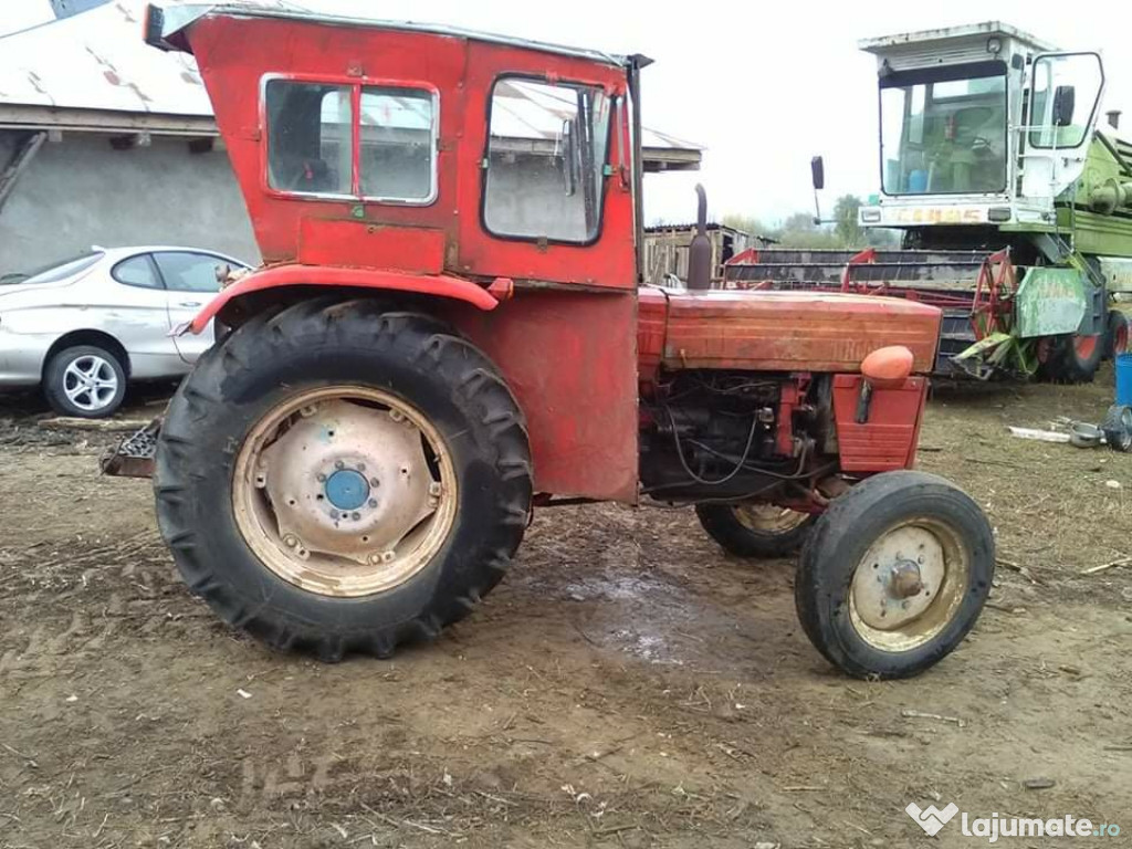 Tractor utb550