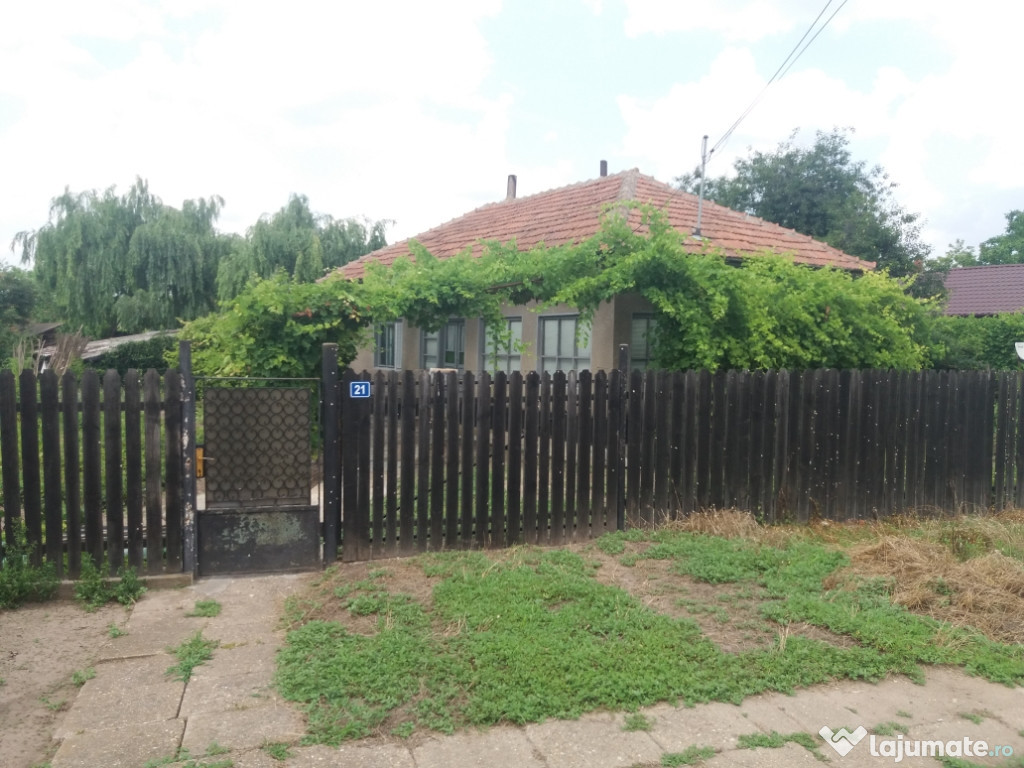 Casa la țară