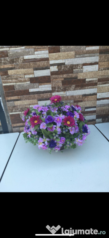 Aranjamente florale pentru exterior sau interior