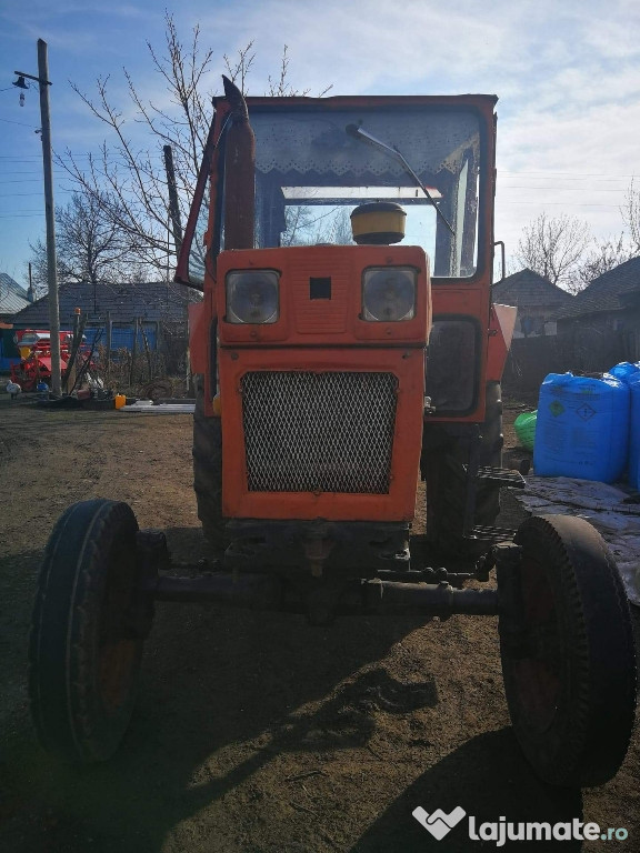 Tractor Universal u650