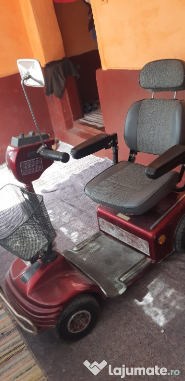 Scuter electric cu patru roti