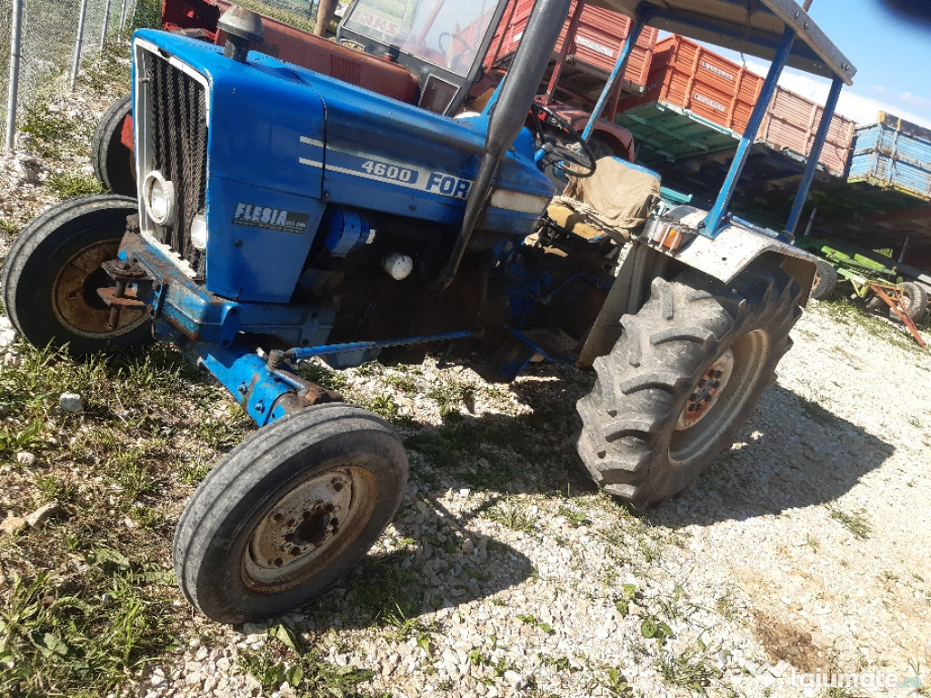 Tractor ford 4600