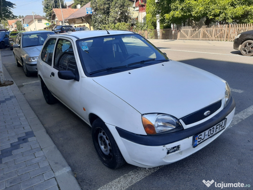 Ford fiesta 2001benzina 1,3 înmatriculat ro