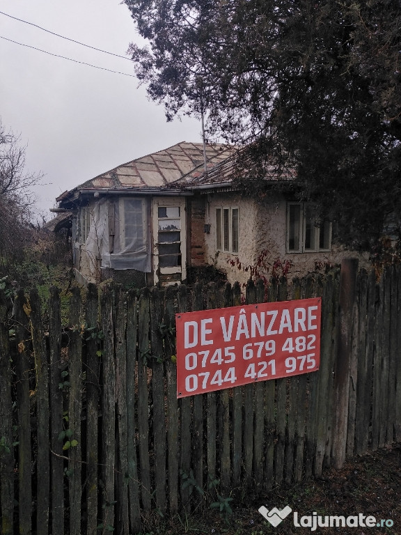Sirna-sat Coceana, casa batraneasca cu teren
