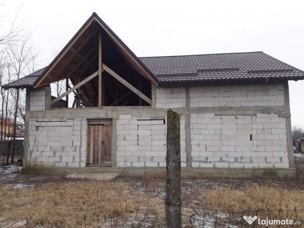 Casă în construcție