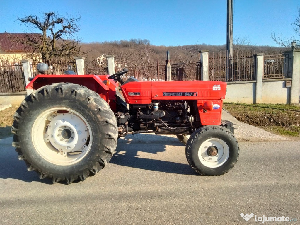 Tractor Universal 640, servo, monobloc mare