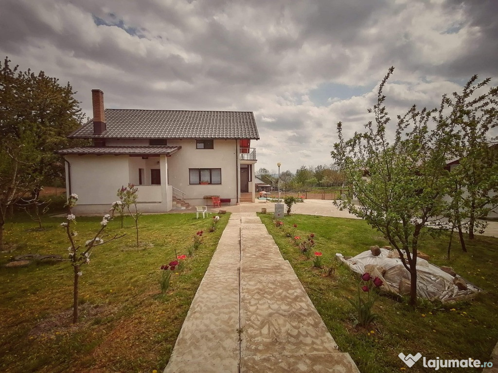Casa noua cu 22 ari in Varatec, Salcea, Suceava