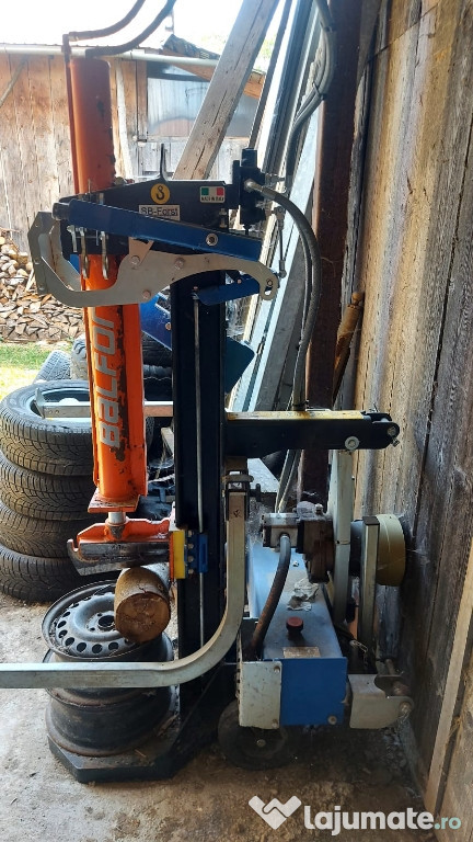 Krapatoare la priza de putere dupa tractor .