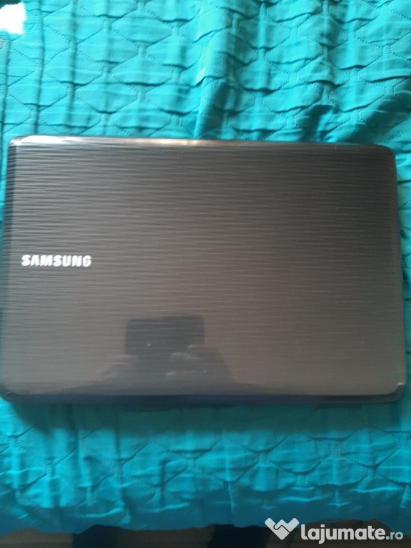 Laptop Samsung R525, AMD, mici dungi la pornire apoi dispar!