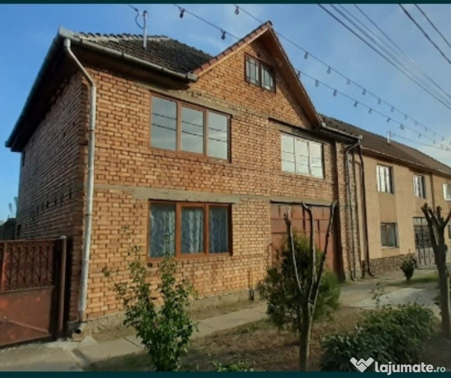 Casa frumoasă și gradina mare 1800mp în Darlos 5km de Medias