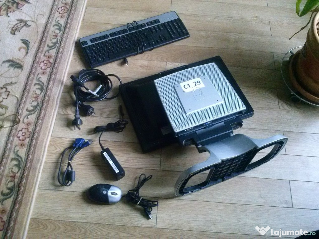 Monitor cu calculator incorporat