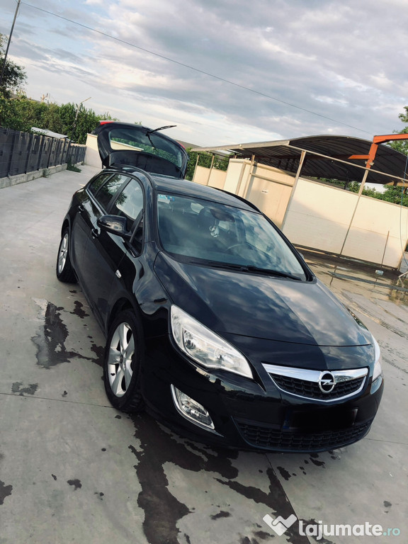 Opel astra J 2012