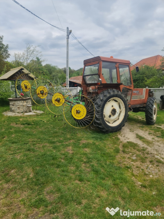 Vând tractor marca Fiat,4×4  model 780