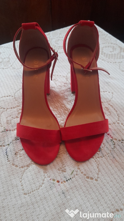 Pantofi toc gros, Rosu