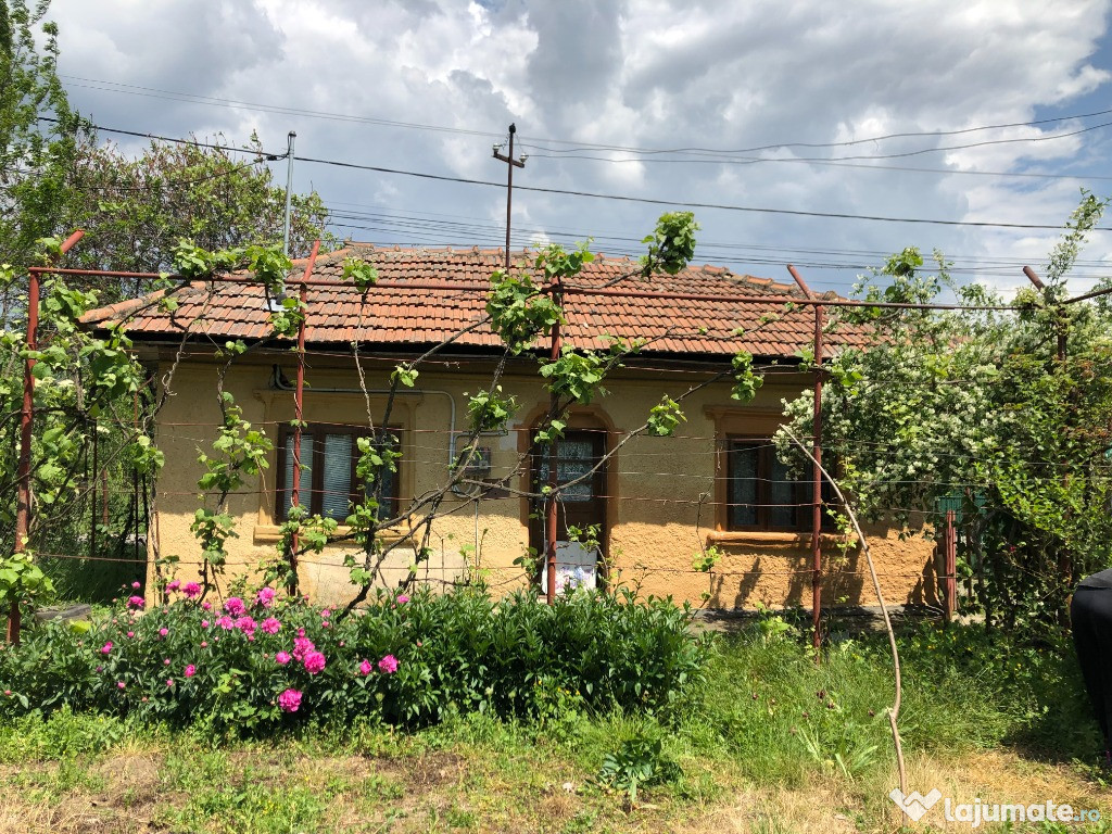 Casa cu teren Odobesti, Dambovita la 45 km de Bucuresti!
