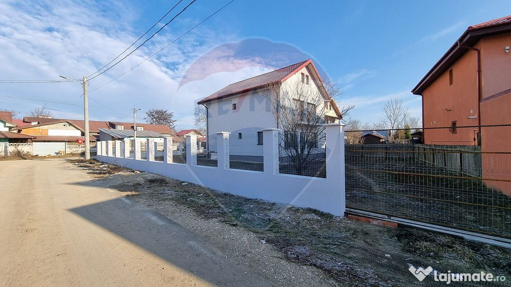 De vânzare - Vila noua cu 5 camere în Peris