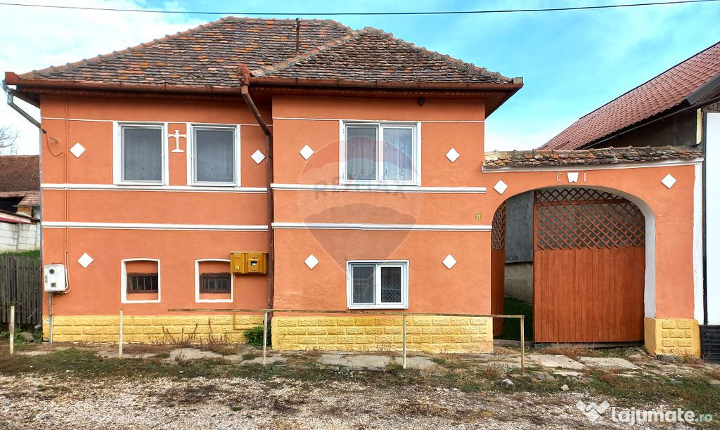 Casă in satul sasesc Fiser - 2900 mp teren