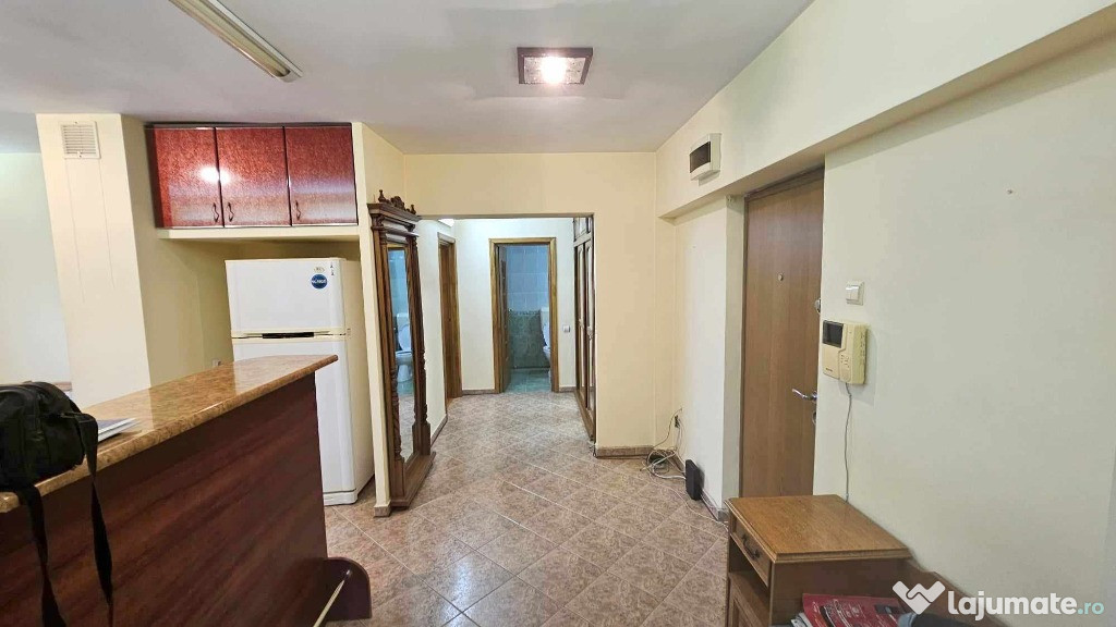 Apartament 3 camere INDEPENDENTEI