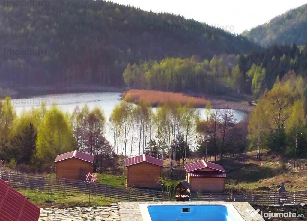 RATE Pensiune Superba*** 12 cam malul Lac Mocearu piscina