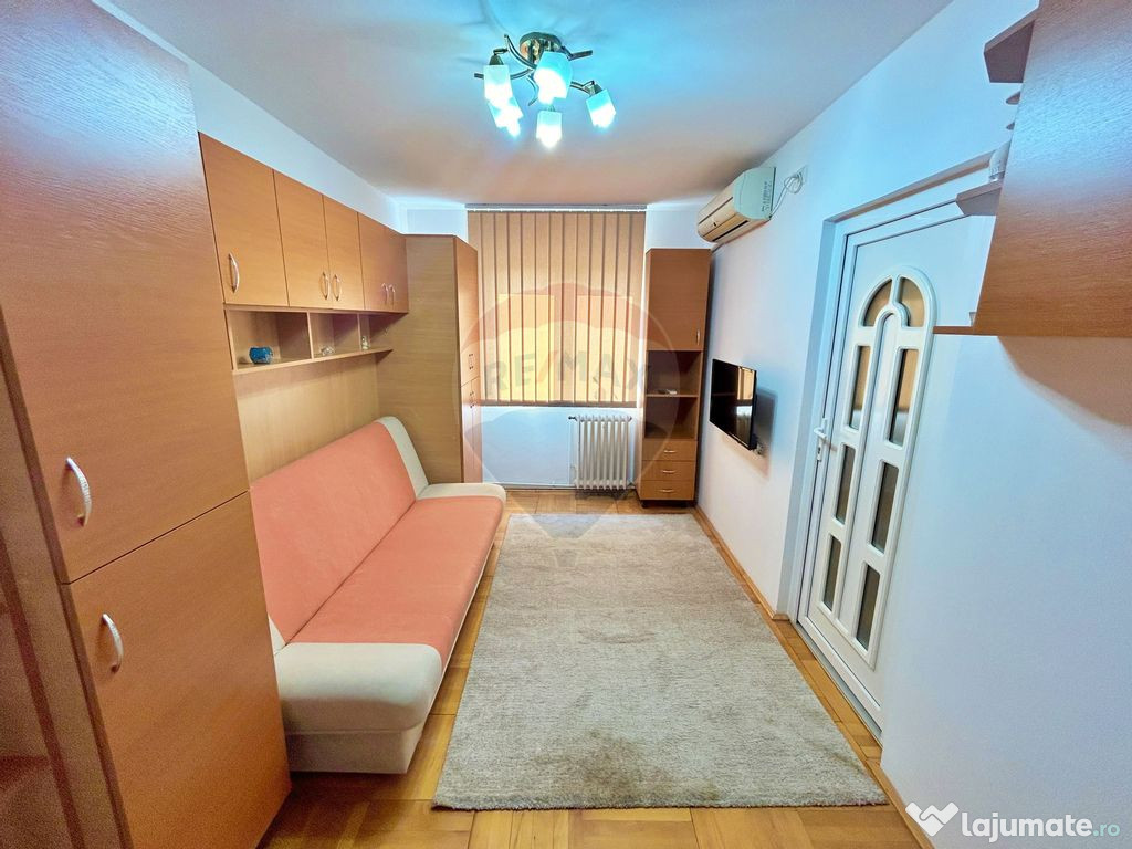 Apartament cu 3 camere de închiriat în zona Intim