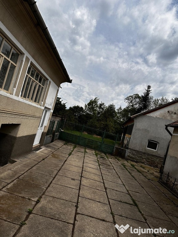 Casa loc. Paroș, lângă Hateg, jud. Hunedoara