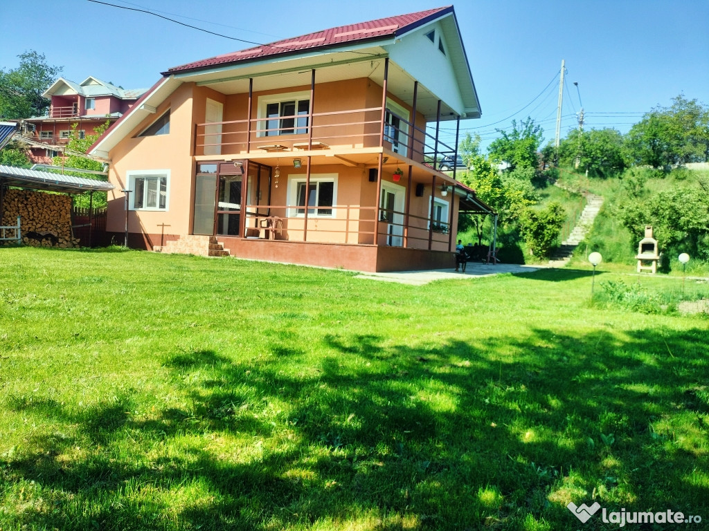 Casa 145 mp utili și teren 1453 mp in Piatra Neamț