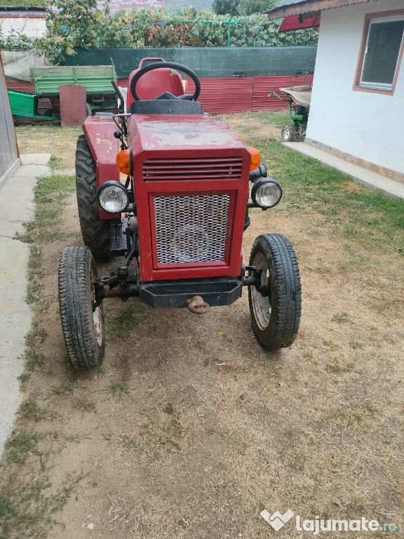 Tractoras de vânzare